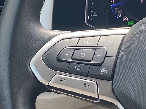 Used 2022 Volkswagen Atlas SE w/ Black Wheel Package image 6