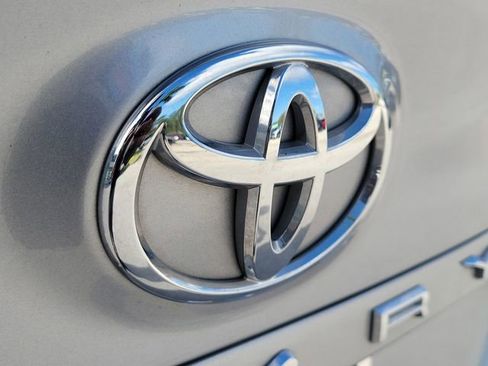 Used 2024 Toyota Camry SE image 8