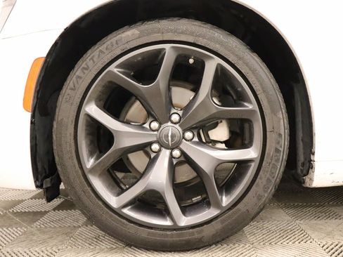 Used 2023 Chrysler 300 S RWD image 7