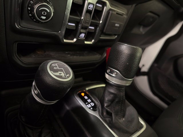 Used 2021 Jeep Gladiator Sport AWD/4WD image 27