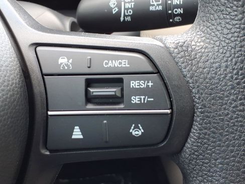 Used 2023 Honda HR-V LX image 32