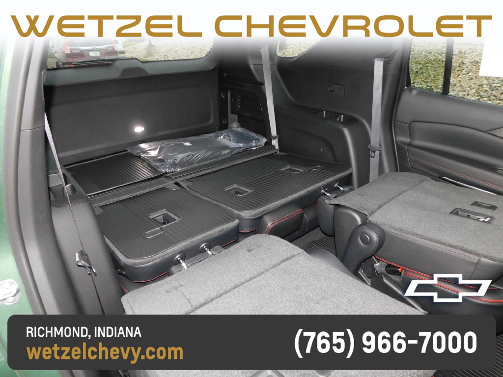 New 2027 Chevrolet Traverse RS w/ LPO, Floor Liner Package FWD image 31