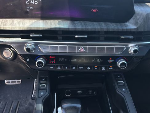 Used 2023 Kia Telluride AWD image 31