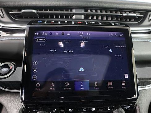 Used 2024 Jeep Grand Cherokee Trailhawk w/ Luxury Tech Group III image 37