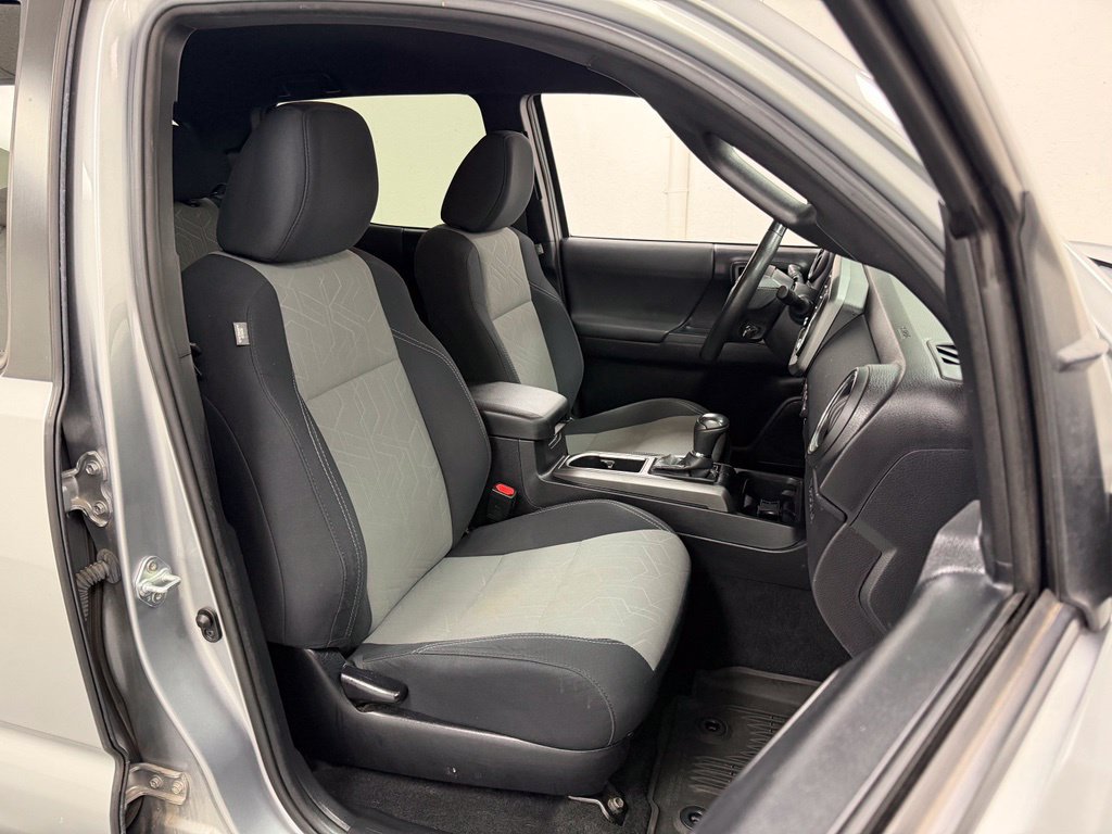 Used 2021 Toyota Tacoma TRD Off-Road w/ Technology Package AWD/4WD image 10