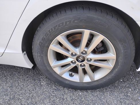 Used 2016 Hyundai Sonata SE FWD image 25
