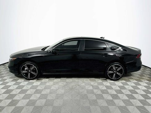 Used 2023 Honda Accord Sport image 4