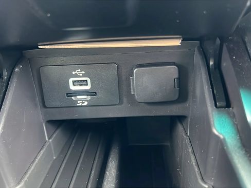 Used 2016 Ford Explorer Limited w/ Equipment Group 301A FWD image 19