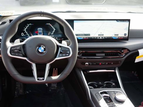 New 2026 BMW 330i Sedan w/ M Sport Package image 9