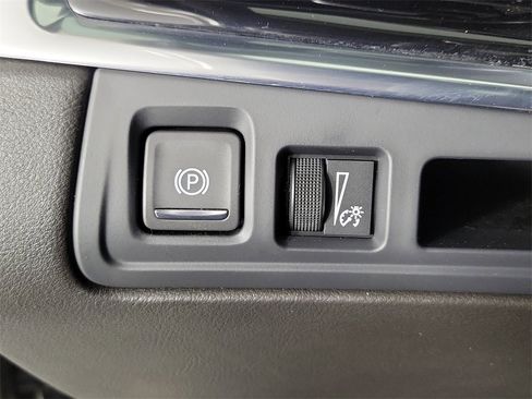 Certified 2023 Cadillac XT6 Luxury image 32