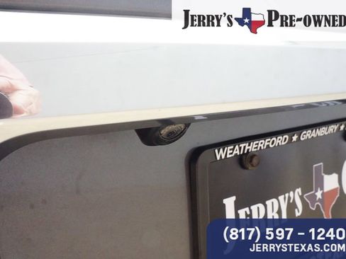 Used 2020 Lexus LX 570 4WD w/ 3rd Row & Luxury Pkg image 28