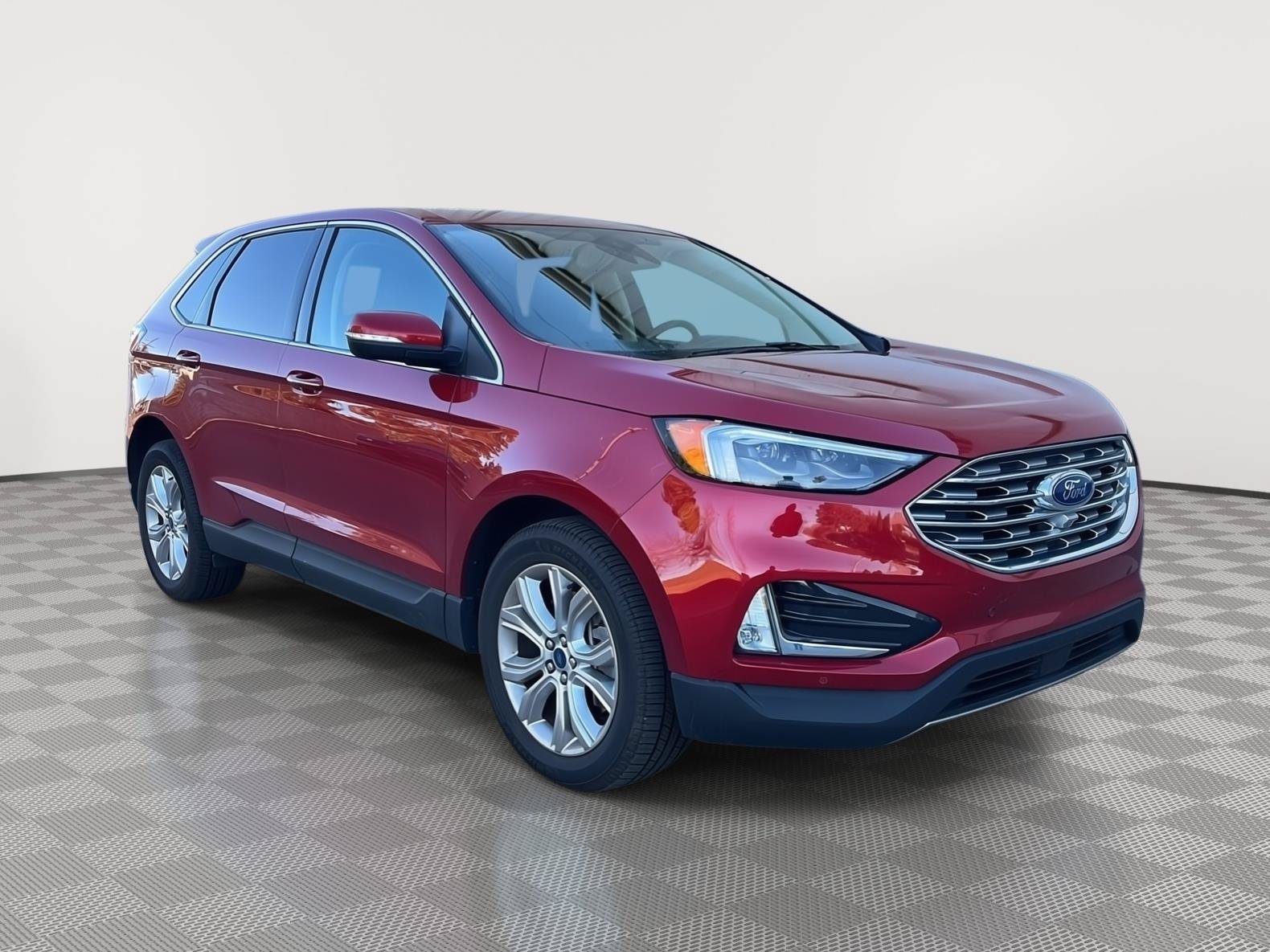 Used 2022 Ford Edge Titanium w/ Equipment Group 301A AWD/4WD image 4
