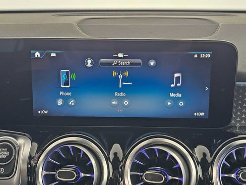 Used 2024 Mercedes-Benz GLB 250 image 24
