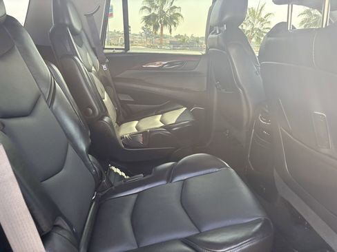 Used 2015 Cadillac Escalade Premium image 22