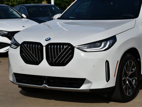 Used 2026 BMW X3 xDrive30 image 3