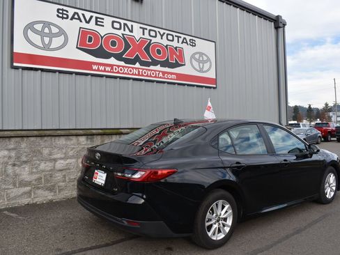 Certified 2025 Toyota Camry LE image 5