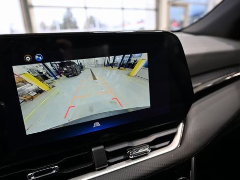 New 2026 Chevrolet Equinox LT w/ Convenience Package II image 16