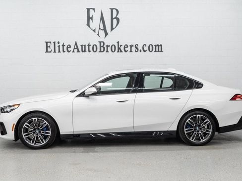 Used 2026 BMW 530i xDrive image 2