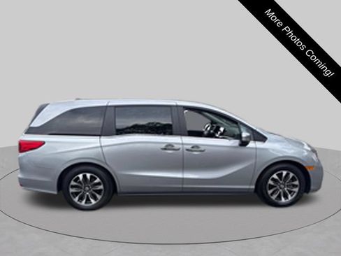 Used 2024 Honda Odyssey EX-L image 2