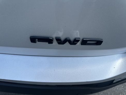 Used 2022 GMC Terrain SLE w/ Driver Convenience Package AWD/4WD image 23