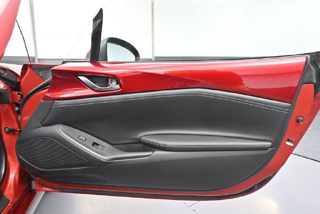 Used 2022 MAZDA MX-5 Miata RF Grand Touring RWD image 28