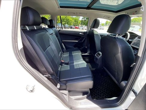 Used 2020 Volkswagen Tiguan SEL AWD/4WD image 16