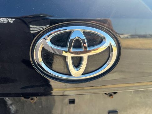 Used 2023 Toyota Highlander L FWD image 14