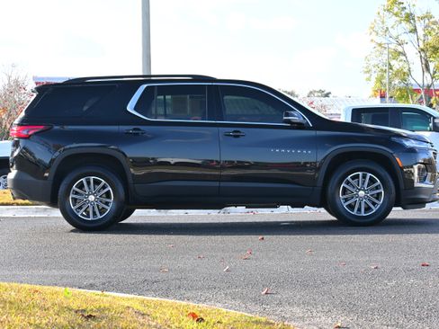 Used 2023 Chevrolet Traverse LT image 7
