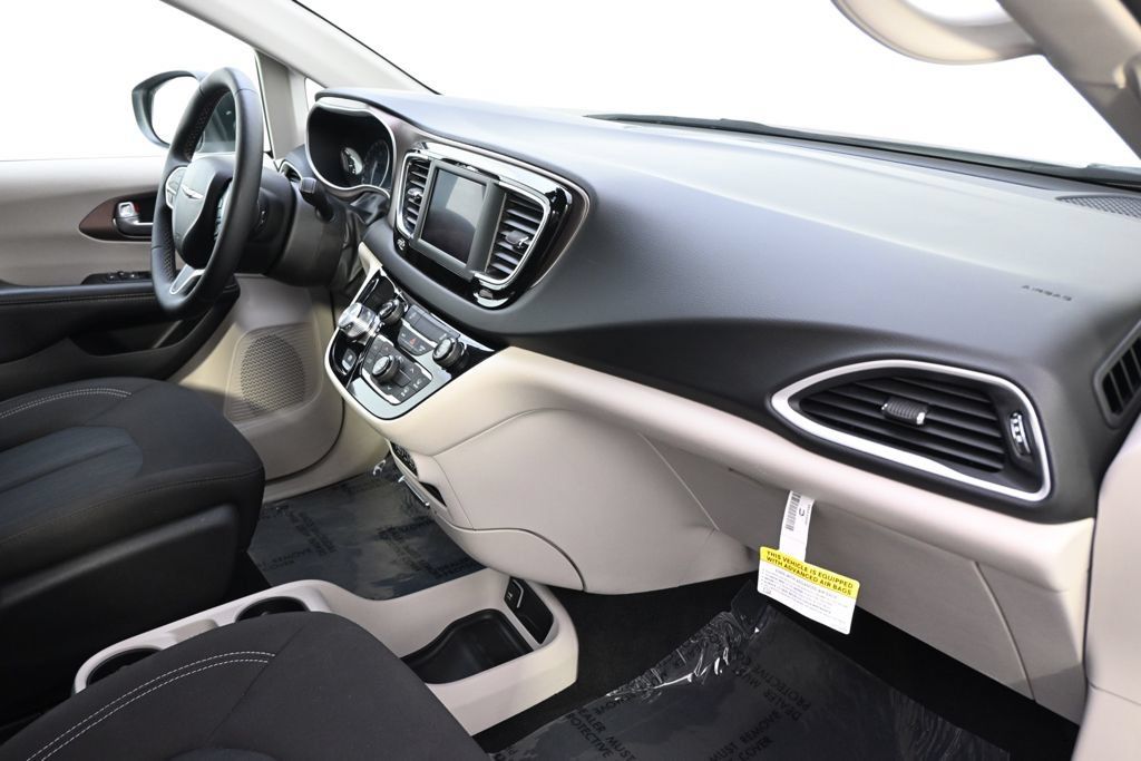 Used 2024 Chrysler Voyager LX FWD image 12