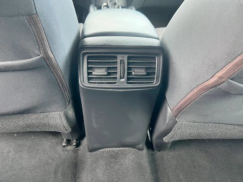 Used 2017 Nissan Rogue S FWD image 19