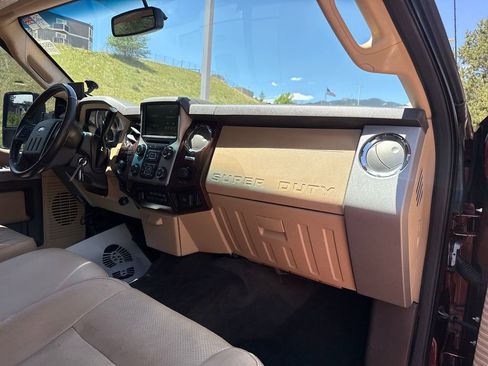 Used 2015 Ford F350 Lariat w/ Lariat Interior Package AWD/4WD image 31