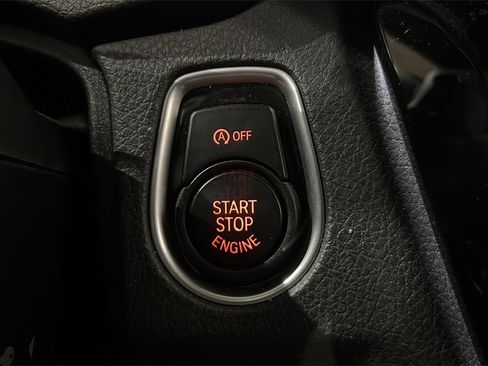 Used 2018 BMW 330i xDrive Sedan image 24