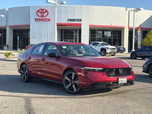 Used 2024 Honda Accord Sport image 1