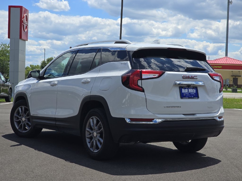 Used 2024 GMC Terrain SLT FWD image 15