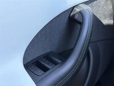 Used 2021 Tesla Model S Plaid image 14