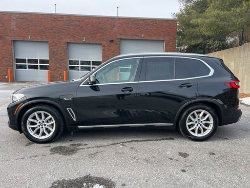 Used 2023 BMW X5 xDrive45e w/ Climate Comfort Package image 2