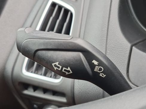Used 2018 Ford Focus Titanium FWD image 28