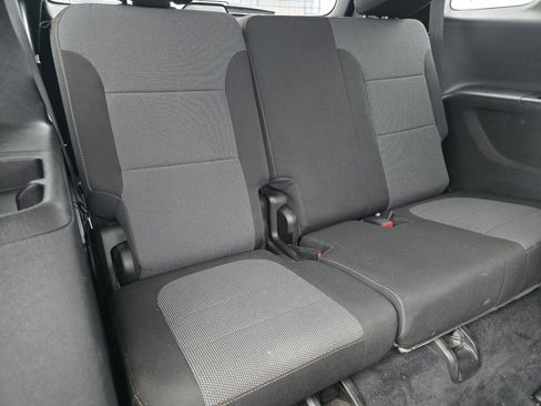 Used 2021 Chevrolet Traverse LT image 20