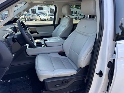 Used 2025 Ford Expedition Max Platinum AWD/4WD image 22