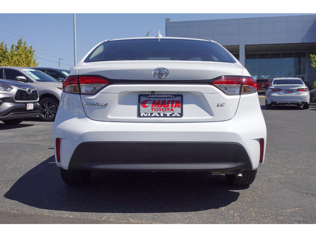 Certified 2025 Toyota Corolla LE FWD image 4