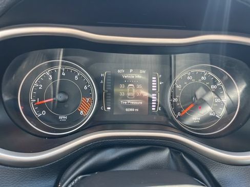 Used 2015 Jeep Cherokee Latitude w/ Comfort/Convenience Group AWD/4WD image 41