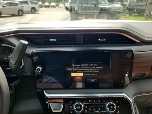 New 2026 GMC Sierra 3500 Denali Ultimate AWD/4WD image 11