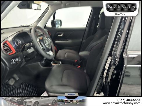 Used 2023 Jeep Renegade Trailhawk AWD/4WD image 12