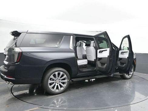 New 2026 Chevrolet Suburban Premier image 64