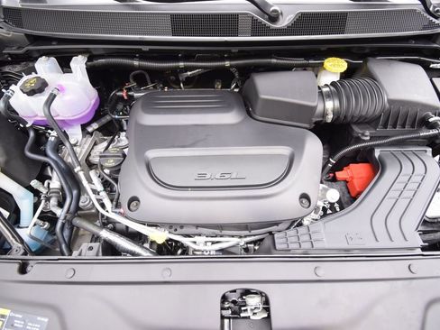 New 2026 Chrysler Pacifica Select w/ S Appearance Package image 9