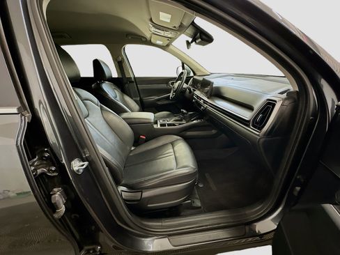 Used 2024 Kia Sorento S image 33