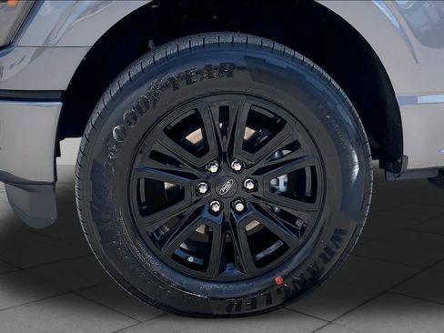 Certified 2024 Ford F150 Platinum w/ FX4 Off-Road Package AWD/4WD image 11