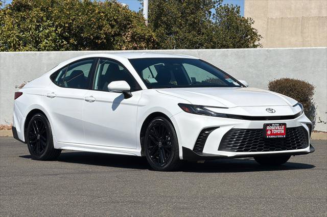 Certified 2025 Toyota Camry SE FWD image 5