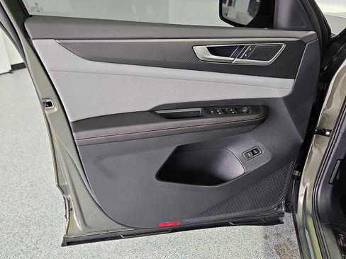New 2026 Volkswagen Atlas Peak Edition AWD/4WD image 16