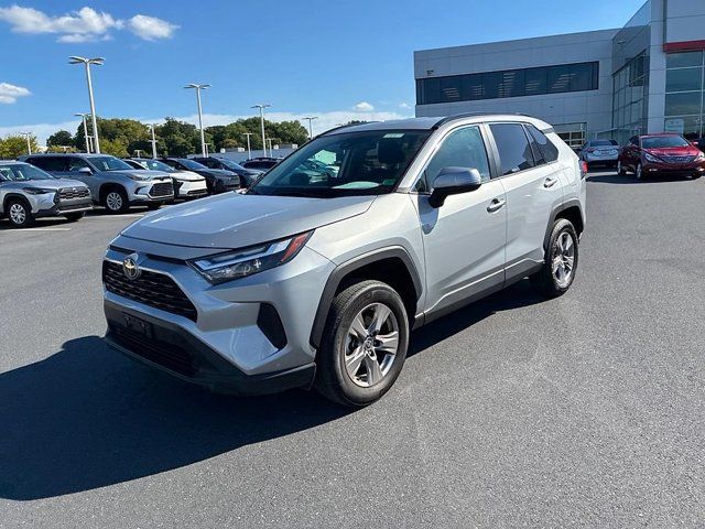 Used 2025 Toyota RAV4 XLE AWD/4WD image 20